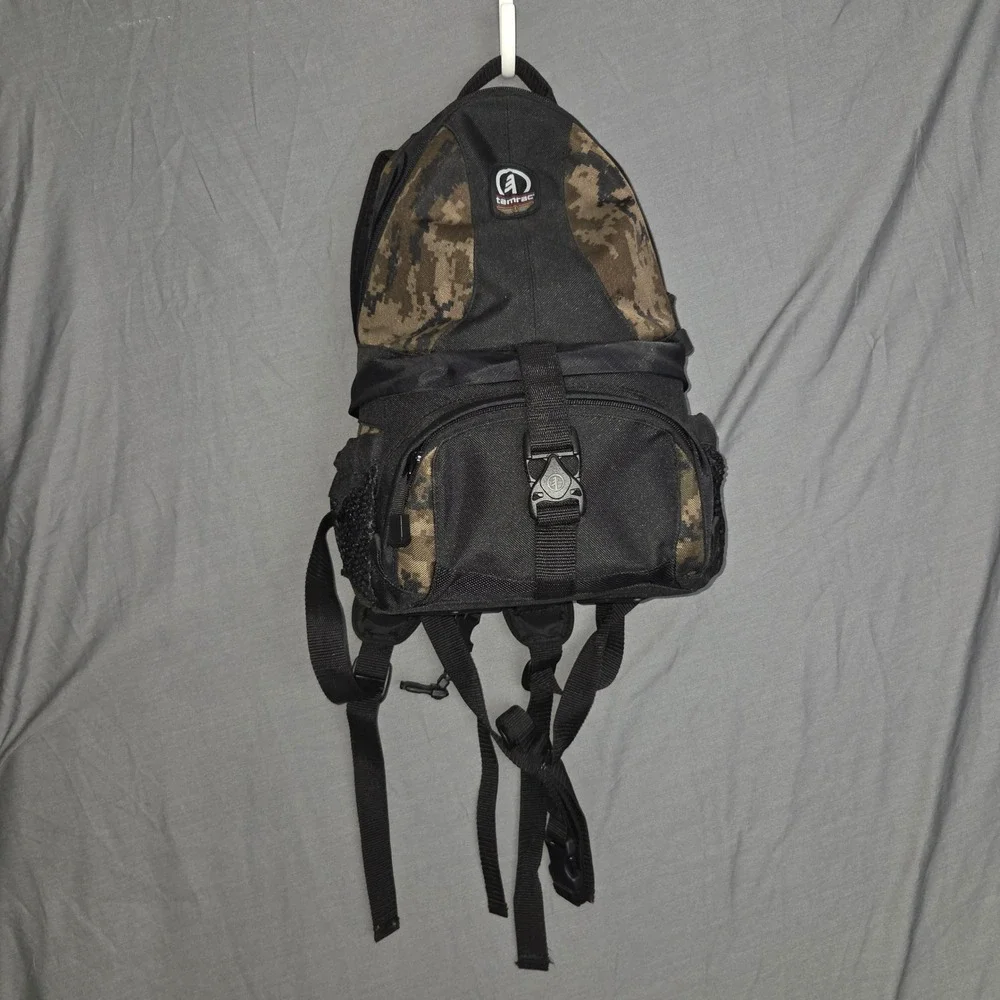 Tamrac SAS Digital Camo Camera Backpack Padded Dividers Black Brown Bag